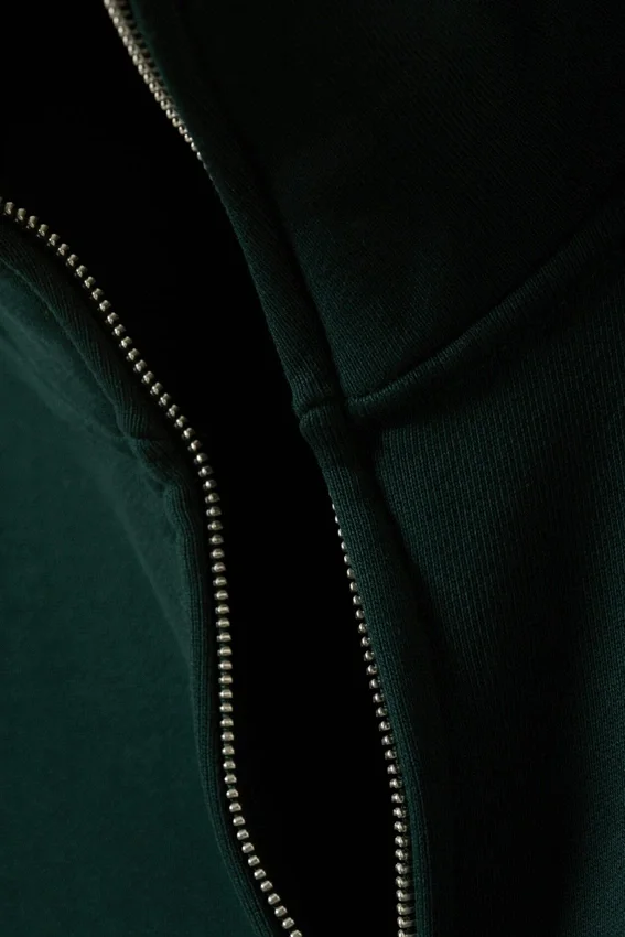 Schwerer Pullover mit Trichterkragen und Reißverschluss – Dunkelgrün Schwerer Pullover mit Trichterkragen und Reißverschluss – Dunkelgrün