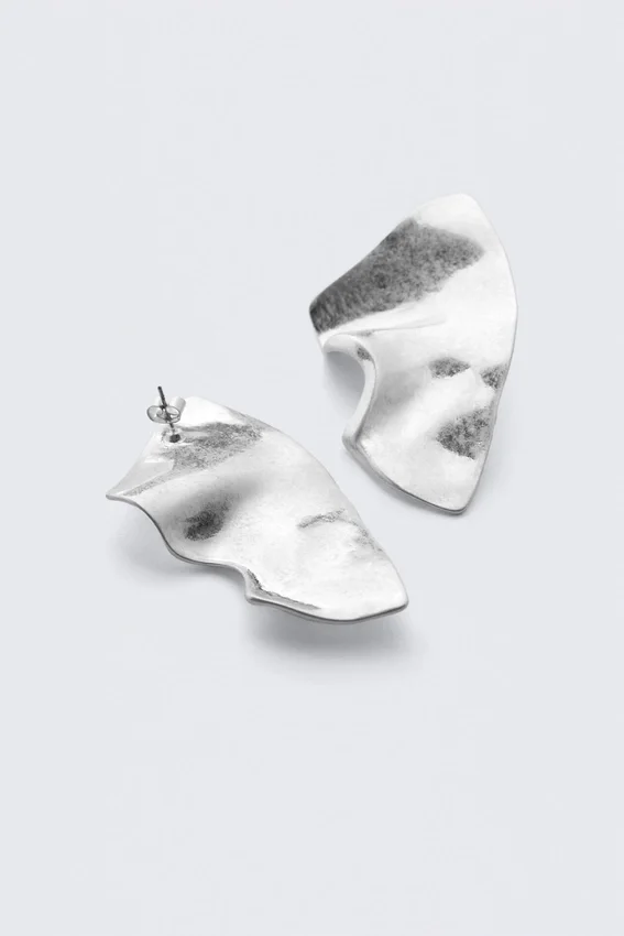 Skulpturale Ohrringe – Silber Skulpturale Ohrringe – Silber