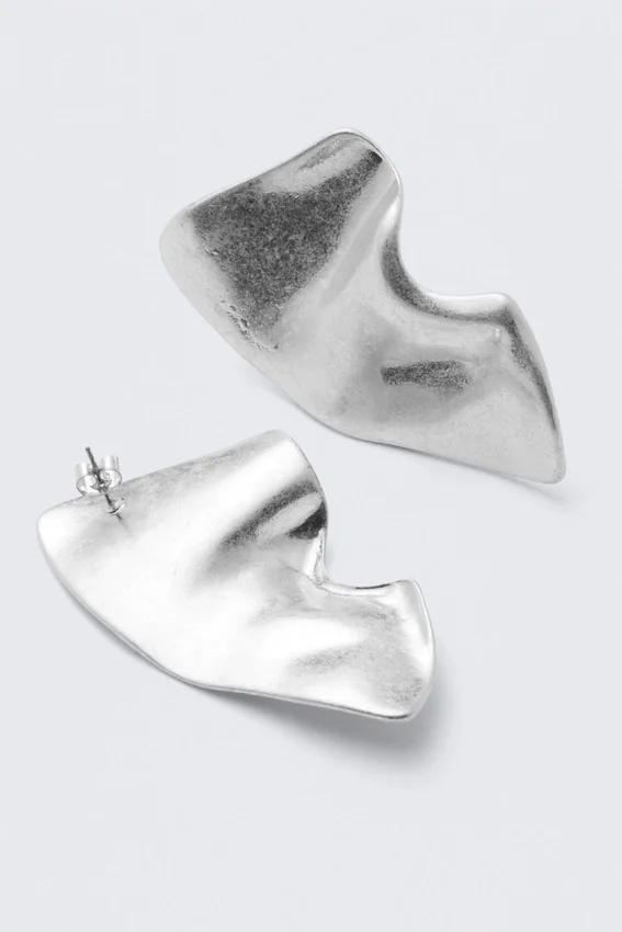 Skulpturale Ohrringe – Silber Skulpturale Ohrringe – Silber
