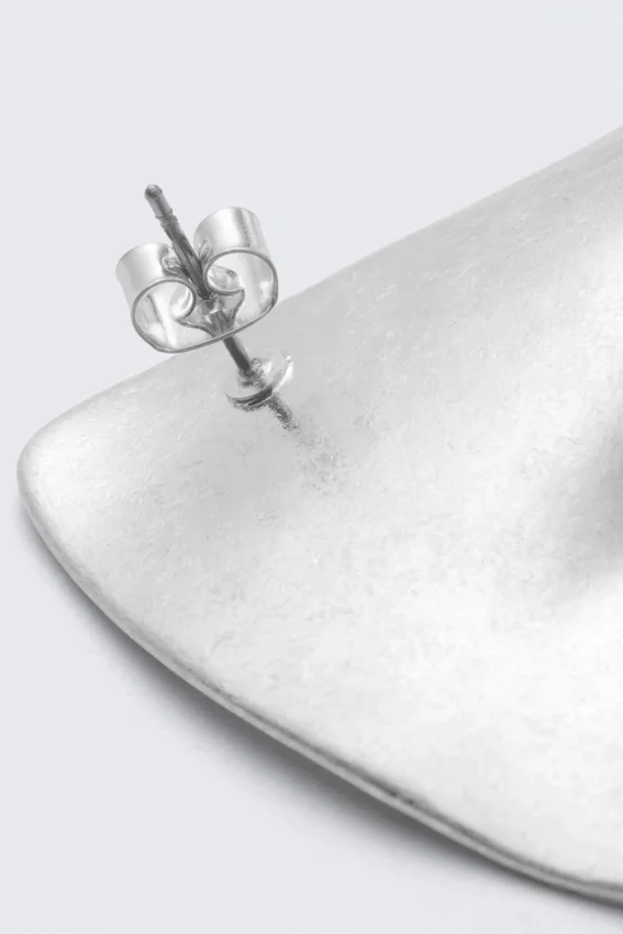 Skulpturale Ohrringe – Silber Skulpturale Ohrringe – Silber