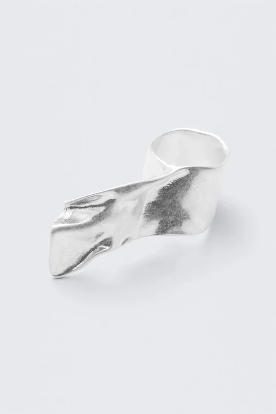 Skulpturaler Ring – Silber Skulpturaler Ring – Silber