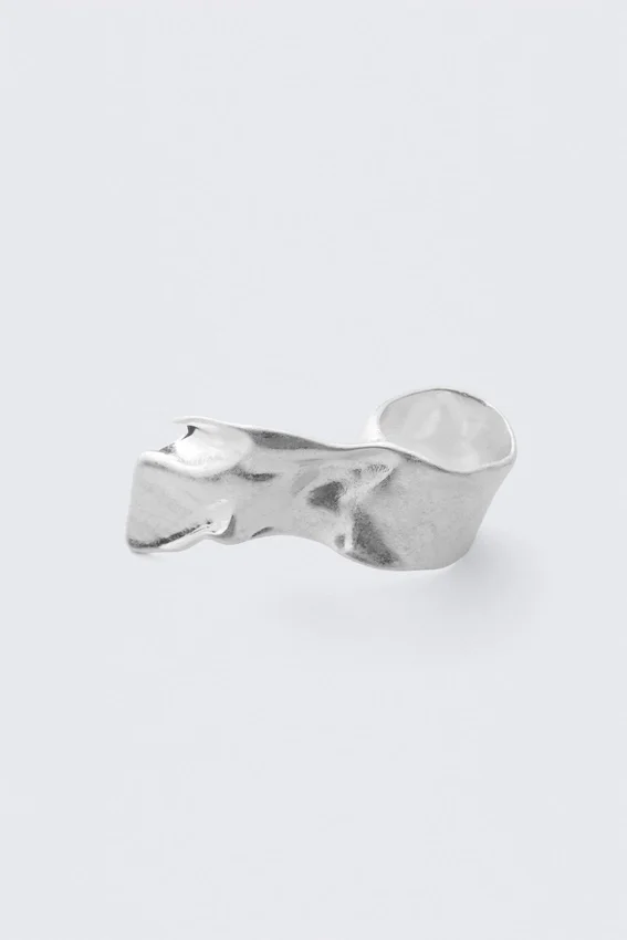 Skulpturaler Ring – Silber Skulpturaler Ring – Silber