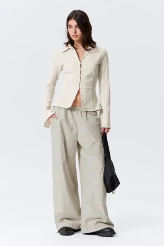 Slim-Fit-Bluse mit Struktur – Hellbeige