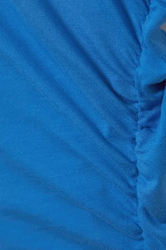 Slim Fit Drapiertes Lyocell-Top – Blau Slim Fit Drapiertes Lyocell-Top – Blau