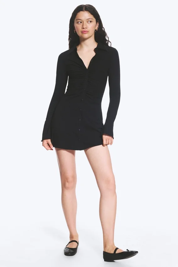 Slim-Fit-Kleid mit gerafften Ärmeln – Schwarz Slim-Fit-Kleid mit gerafften Ärmeln – Schwarz