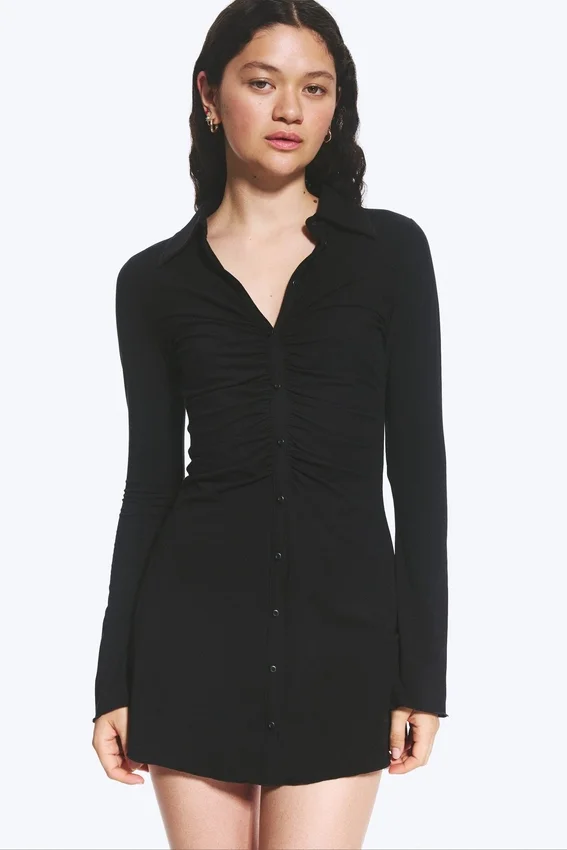 Slim-Fit-Kleid mit gerafften Ärmeln – Schwarz Slim-Fit-Kleid mit gerafften Ärmeln – Schwarz