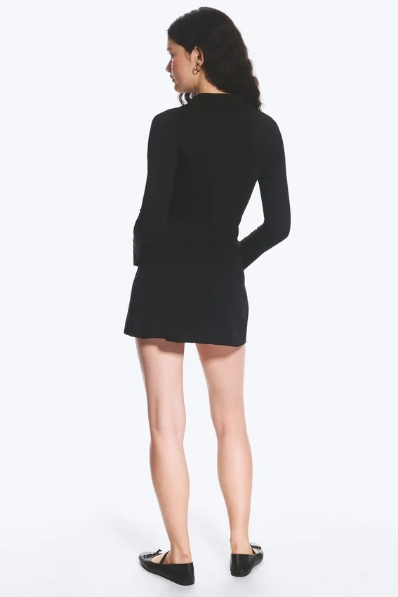 Slim-Fit-Kleid mit gerafften Ärmeln – Schwarz Slim-Fit-Kleid mit gerafften Ärmeln – Schwarz