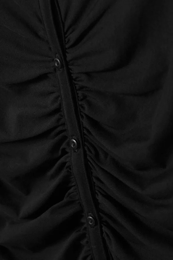 Slim-Fit-Kleid mit gerafften Ärmeln – Schwarz Slim-Fit-Kleid mit gerafften Ärmeln – Schwarz