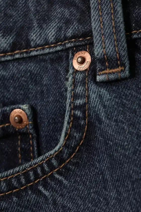 Slim-Fit-Mini-Rock aus Denim mit niedriger Leibhöhe – Blue Anthem – Mittelblau Slim-Fit-Mini-Rock aus Denim mit niedriger Leibhöhe – Blue Anthem – Mittelblau