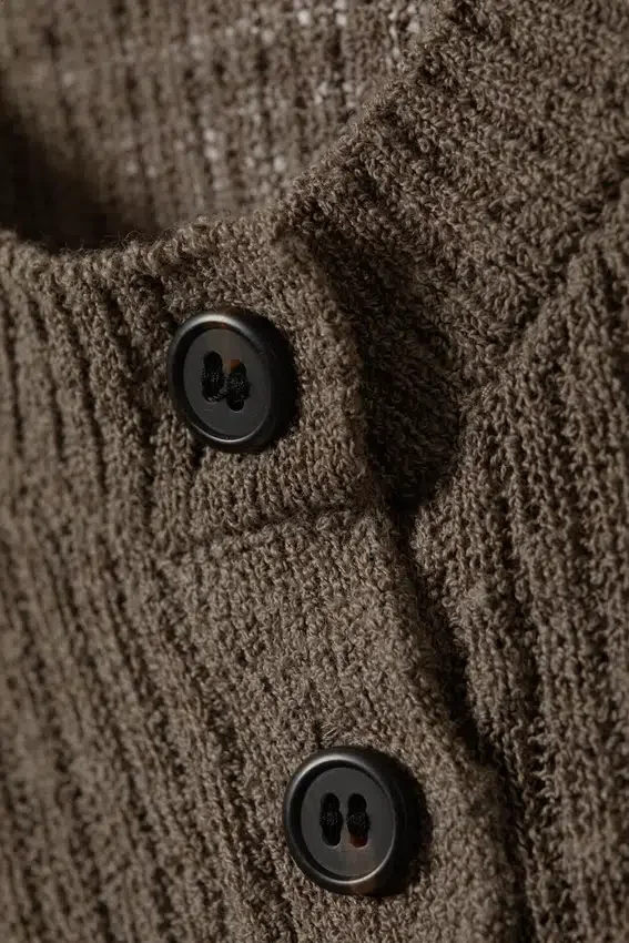 Slim-Fit-Strickjacke mit Rippmuster – Dark Mole Slim-Fit-Strickjacke mit Rippmuster – Dark Mole