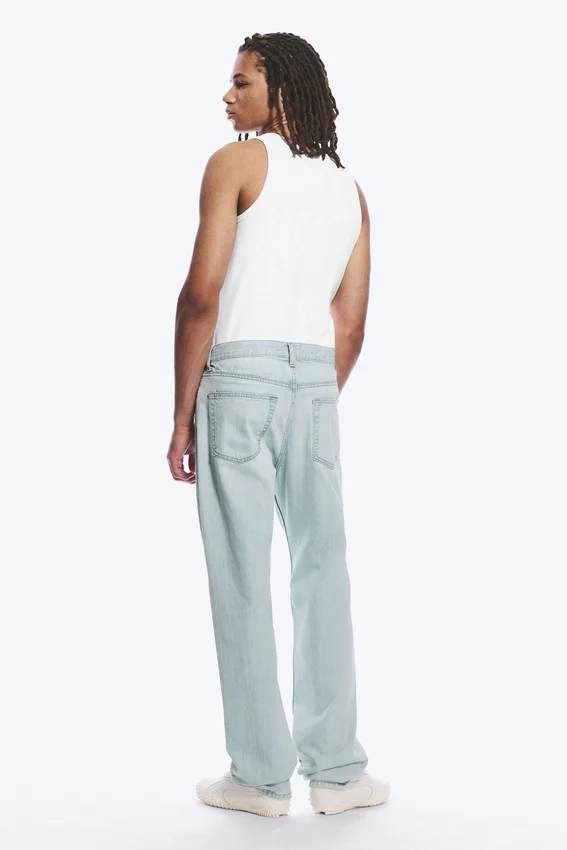 Space Mid Rise Relaxed Straight Jeans – Ghost Blue – Hellblau Space Mid Rise Relaxed Straight Jeans – Ghost Blue – Hellblau