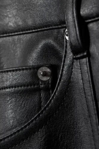 Space Relaxed Kunstlederhose mit Reißverschluss am Saum – Schwarz