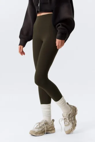 Sportleggings mit hoher Taille – Dunkelbraun