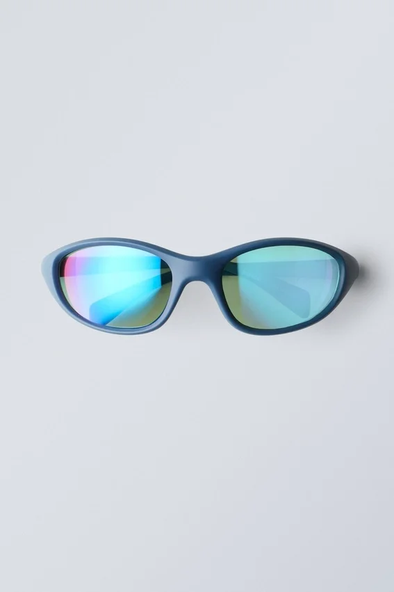 Sportliche ovale Sonnenbrille – zartblau Sportliche ovale Sonnenbrille – zartblau