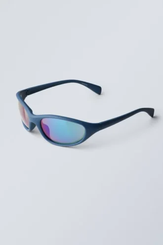 Sportliche ovale Sonnenbrille – zartblau Sportliche ovale Sonnenbrille – zartblau