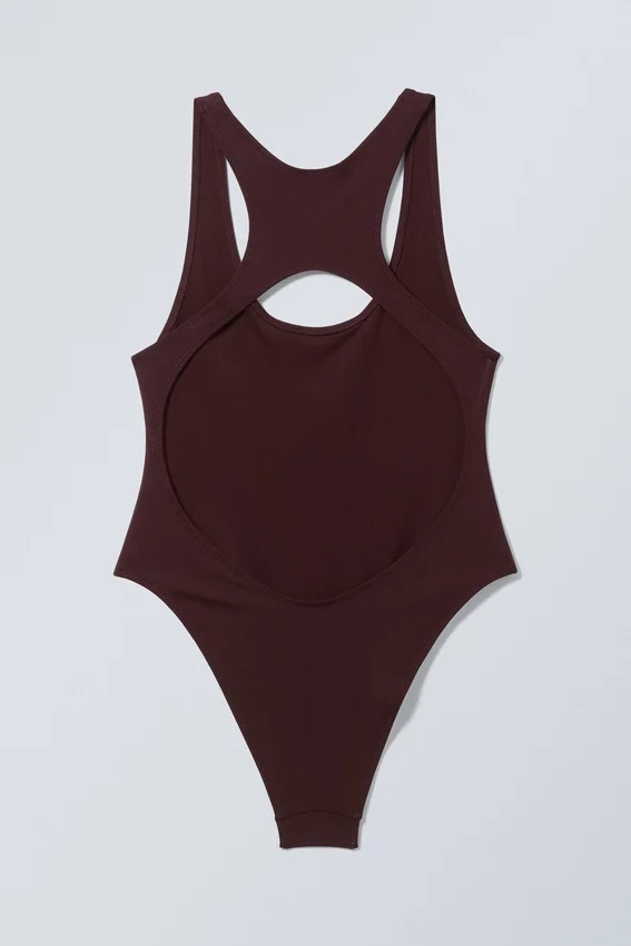 Sportlicher Racerback-Badeanzug – Dunkelbraun Sportlicher Racerback-Badeanzug – Dunkelbraun