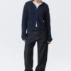 Strick-Kapuzenpullover mit Reißverschluss in Slim Fit – Dunkelblau Strick-Kapuzenpullover mit Reißverschluss in Slim Fit – Dunkelblau