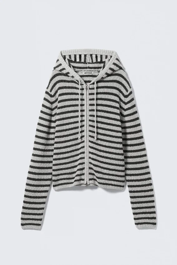 Strick-Kapuzenpullover mit Reißverschluss in Slim Fit – Gestreiftes Grau Melange Strick-Kapuzenpullover mit Reißverschluss in Slim Fit – Gestreiftes Grau Melange