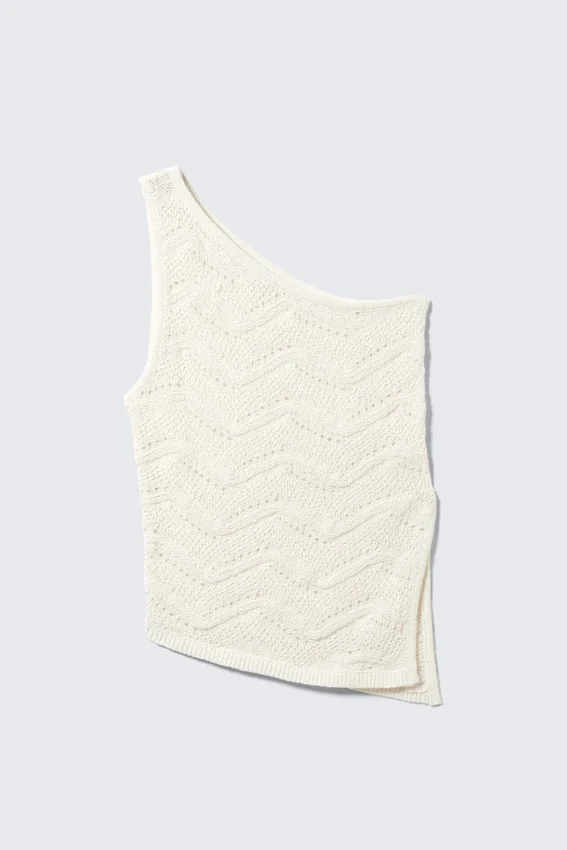Strick-One-Shoulder-Top – Dusty White Strick-One-Shoulder-Top – Dusty White