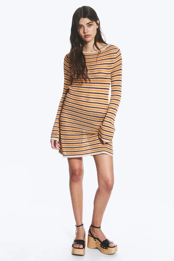 Strickkleid mit offenem Rücken – gestreift, orange Strickkleid mit offenem Rücken – gestreift, orange
