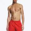 Strukturierte, oberschenkellange Badeshorts – Rot Strukturierte, oberschenkellange Badeshorts – Rot