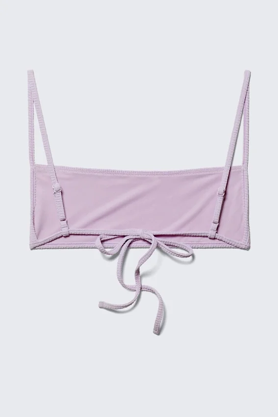 Strukturiertes Bikini-Oberteil mit quadratischem Ausschnitt – Helllila Strukturiertes Bikini-Oberteil mit quadratischem Ausschnitt – Helllila