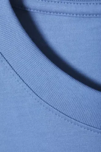 T-Shirt in klassischer Passform – Blau