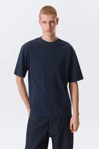 T-Shirt in lockerer Passform – Dunkelblau