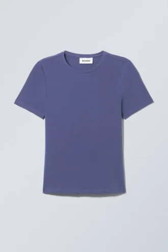 T-Shirt in schmaler Passform – Lila