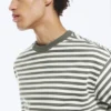 T-Shirt mit lockerer Passform – Weiß – Khaki-Streifen T-Shirt mit lockerer Passform – Weiß – Khaki-Streifen