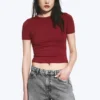 T-Shirt mit schmaler Passform – Dunkelrot T-Shirt mit schmaler Passform – Dunkelrot