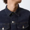 Taillierte Denim-Truckerjacke – Blue Rinse – Dunkelblau
