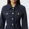 Taillierte Jeansjacke – Blue Rinse – Dunkelblau Taillierte Jeansjacke – Blue Rinse – Dunkelblau