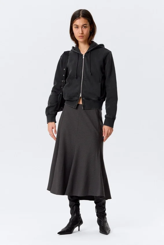 Taillierter Baumwoll-Kapuzenpullover mit Reißverschluss – gewaschen, schwarz Taillierter Baumwoll-Kapuzenpullover mit Reißverschluss – gewaschen, schwarz