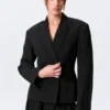 Taillierter Blazer aus Leinenmischung – Schwarz Taillierter Blazer aus Leinenmischung – Schwarz