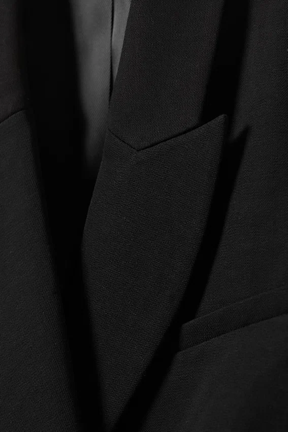 Taillierter Blazer aus Leinenmischung – Schwarz Taillierter Blazer aus Leinenmischung – Schwarz