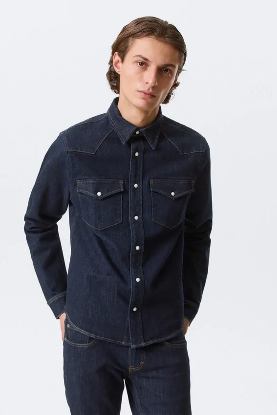 Tailliertes Jeanshemd – Blue Rinse – Dunkelblau Tailliertes Jeanshemd – Blue Rinse – Dunkelblau