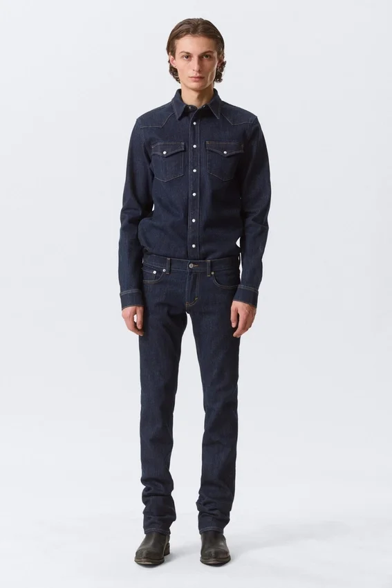 Tailliertes Jeanshemd – Blue Rinse – Dunkelblau Tailliertes Jeanshemd – Blue Rinse – Dunkelblau