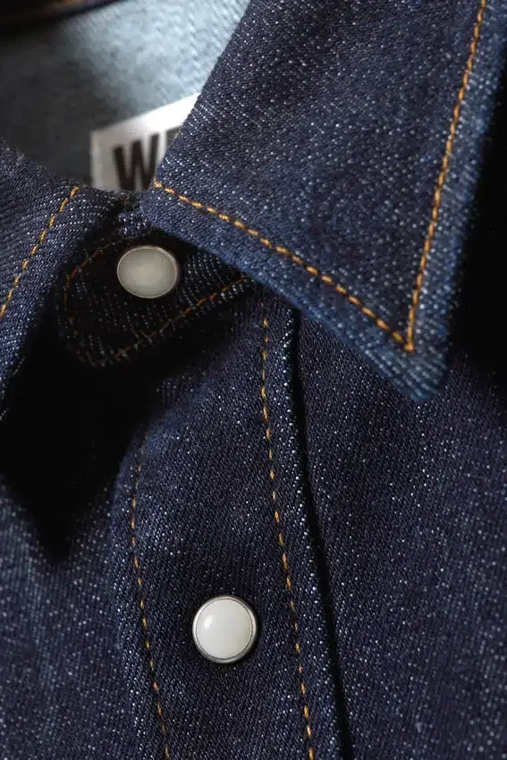 Tailliertes Jeanshemd – Blue Rinse – Dunkelblau Tailliertes Jeanshemd – Blue Rinse – Dunkelblau