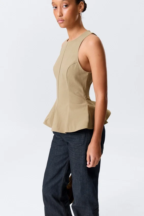 Tailliertes Nylon-Peplum-Oberteil – Beige Tailliertes Nylon-Peplum-Oberteil – Beige