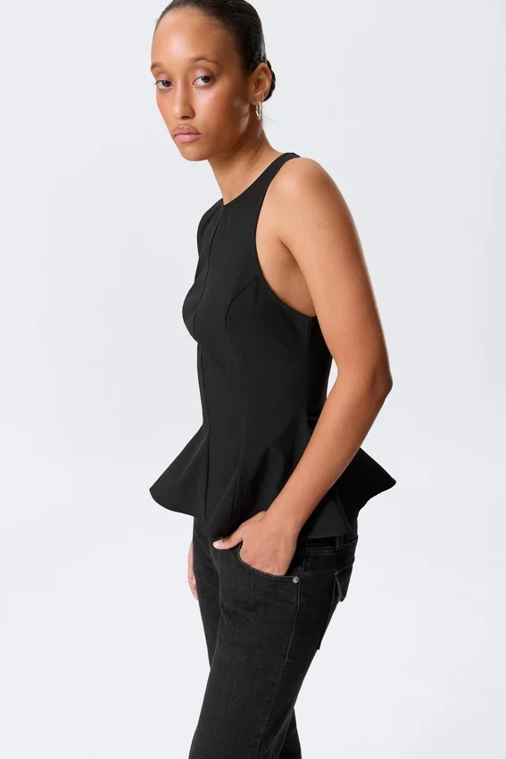 Tailliertes Nylon-Peplum-Top – Schwarz Tailliertes Nylon-Peplum-Top – Schwarz