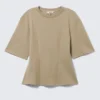 Tailliertes T-Shirt mit Abnähern – Hellkhaki