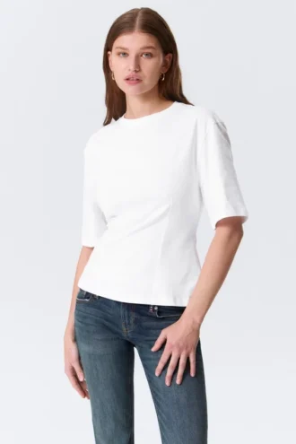 Tailliertes T-Shirt mit Abnähern – Weiß