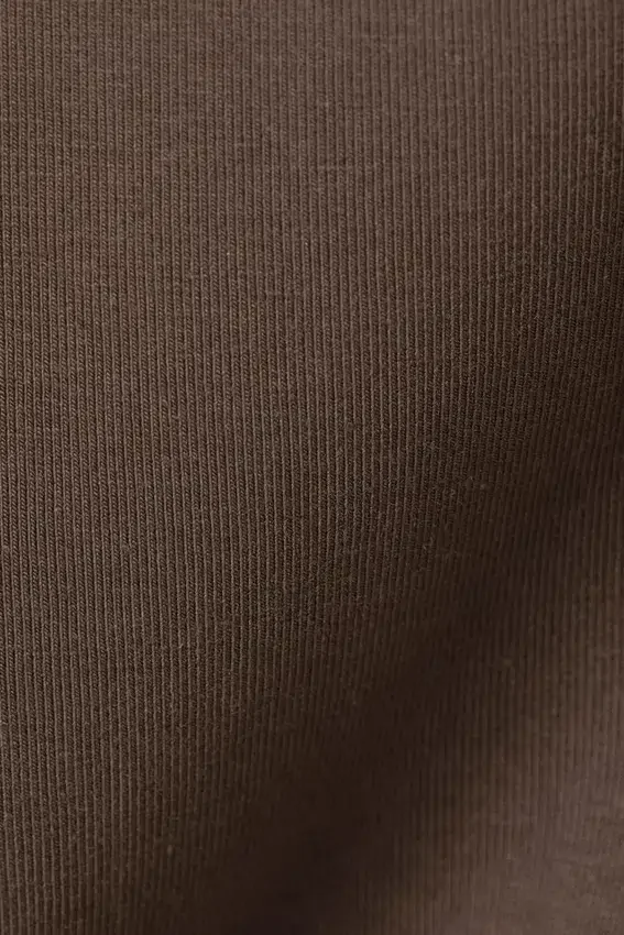 Tailliertes Tanktop mit quadratischem Ausschnitt – Dunkelbraun Tailliertes Tanktop mit quadratischem Ausschnitt – Dunkelbraun
