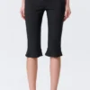 Tailored Capri-Hose mit niedriger Leibhöhe – Schwarz Tailored Capri-Hose mit niedriger Leibhöhe – Schwarz