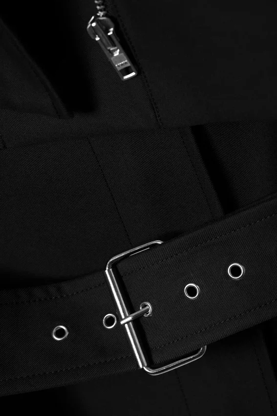 Technischer Trenchcoat in Lagenoptik – Schwarz Technischer Trenchcoat in Lagenoptik – Schwarz