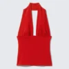 Tief ausgeschnittenes Neckholder-Top – Rot Tief ausgeschnittenes Neckholder-Top – Rot
