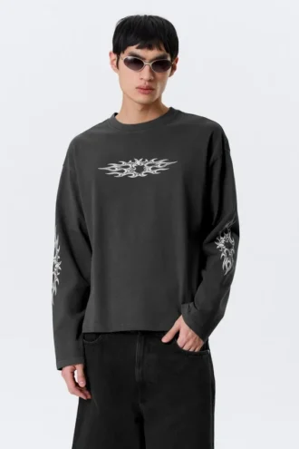 Tolles, kastenförmiges Langarmshirt mit Print – Dunkelgrau – Air Flame Tolles, kastenförmiges Langarmshirt mit Print – Dunkelgrau – Air Flame