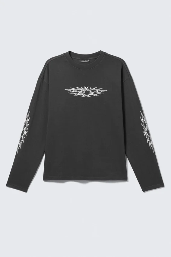 Tolles, kastenförmiges Langarmshirt mit Print – Dunkelgrau – Air Flame Tolles, kastenförmiges Langarmshirt mit Print – Dunkelgrau – Air Flame