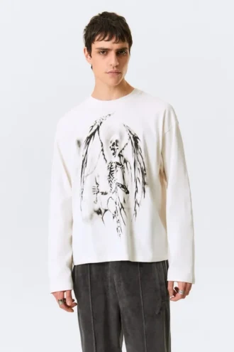 Tolles, kastenförmiges Langarmshirt mit Print und langen Ärmeln – Weiß – Skeleton Angel Tolles, kastenförmiges Langarmshirt mit Print und langen Ärmeln – Weiß – Skeleton Angel